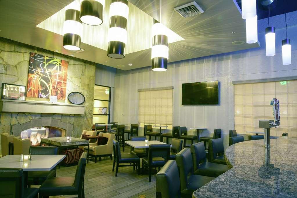 Doubletree By Hilton Salt Airport Hotel 3*