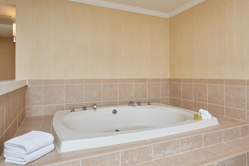Hotel Doubletree By Hilton Salt Airport Salt Lake City