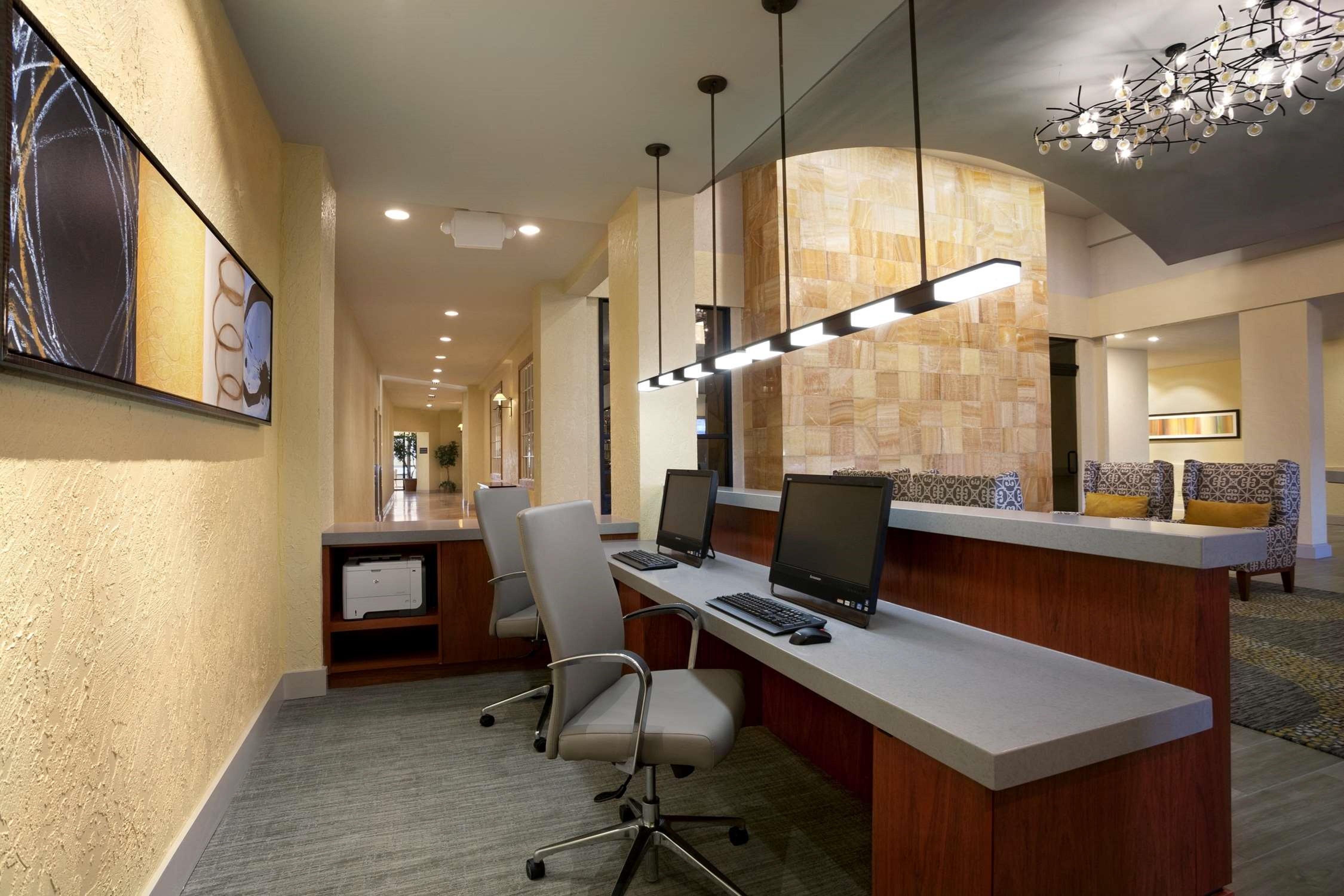 Doubletree By Hilton Salt Airport Hotel Salt Lake City