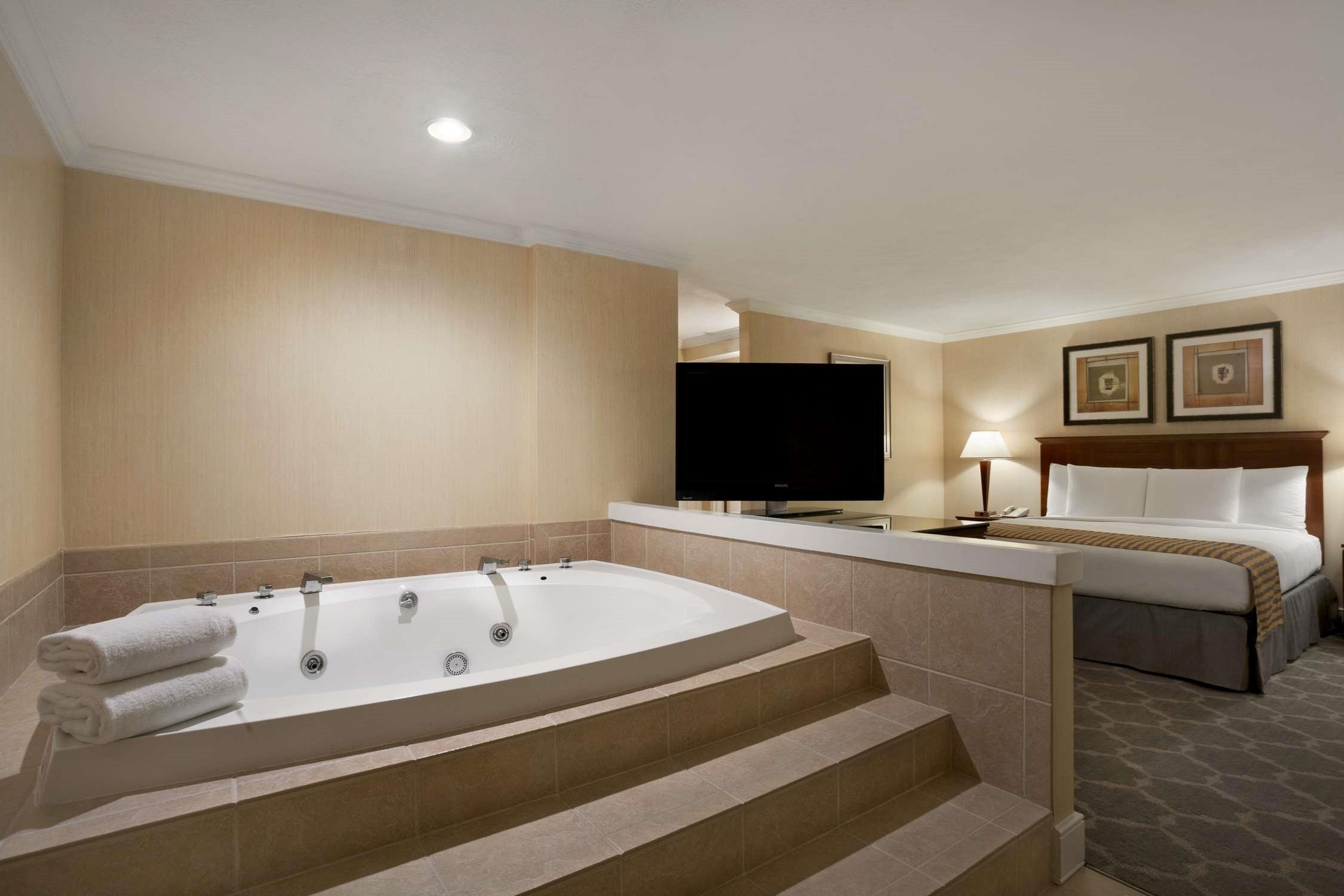 Doubletree By Hilton Salt Airport Salt Lake City