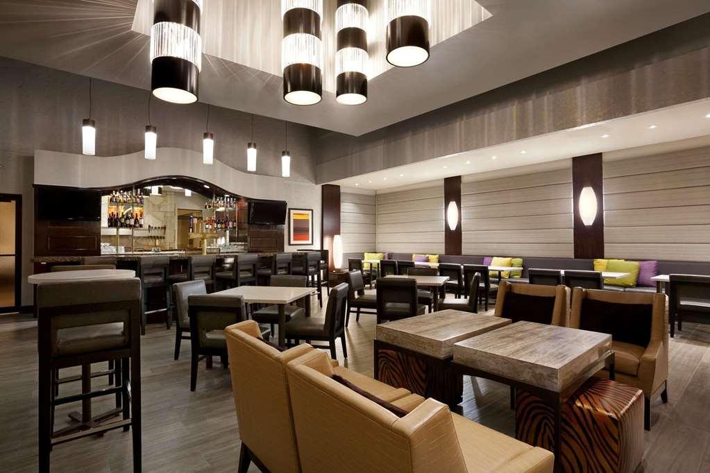 Hotel Doubletree By Hilton Salt Airport 3*