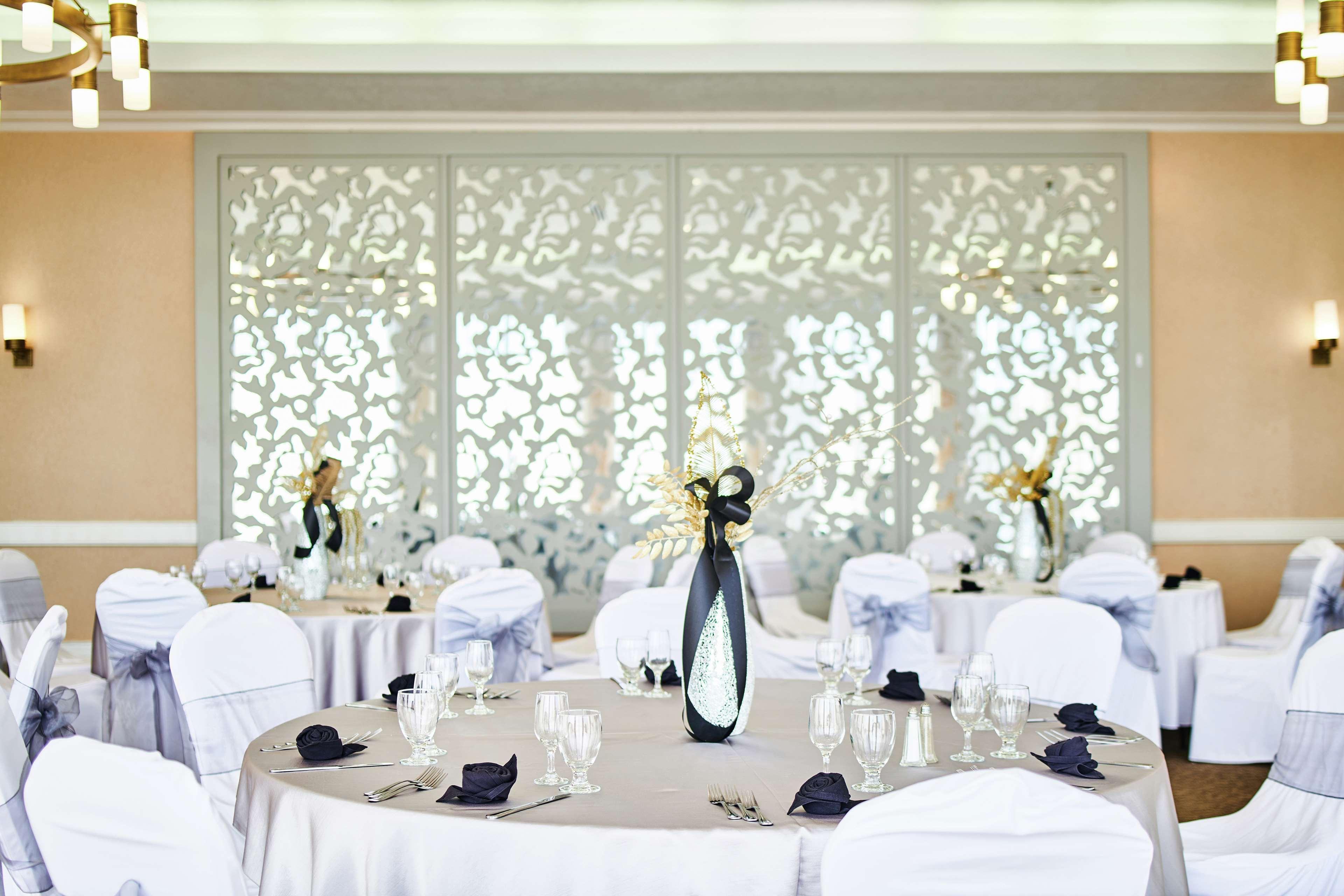 Doubletree By Hilton Salt Airport 3*