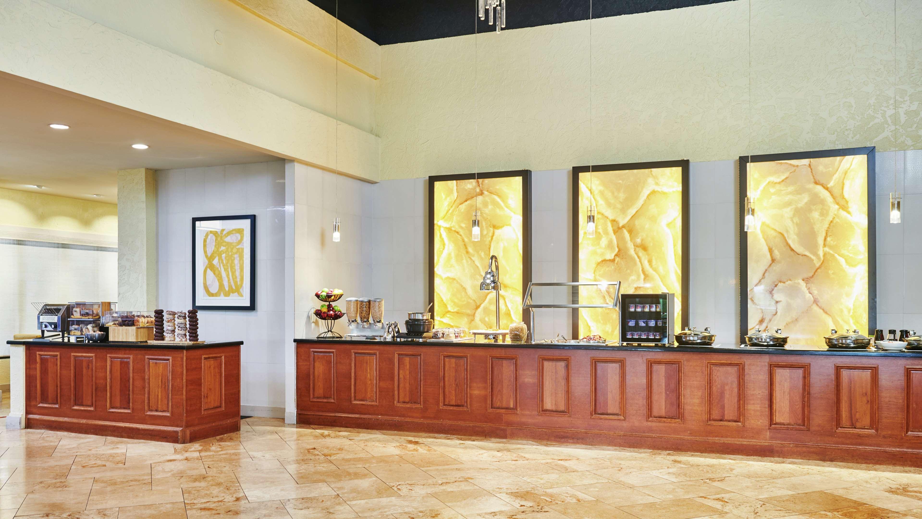 Hotel Doubletree By Hilton Salt Airport Salt Lake City